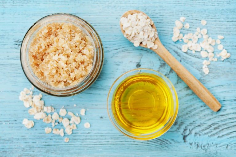 Keep your skin silky smooth with this oatmeal milk and honey sugar scrub! This DIY dry skin oatmeal milk and honey sugar scrub recipe will leave your skin feeling moisturized and hydrated this winter.
