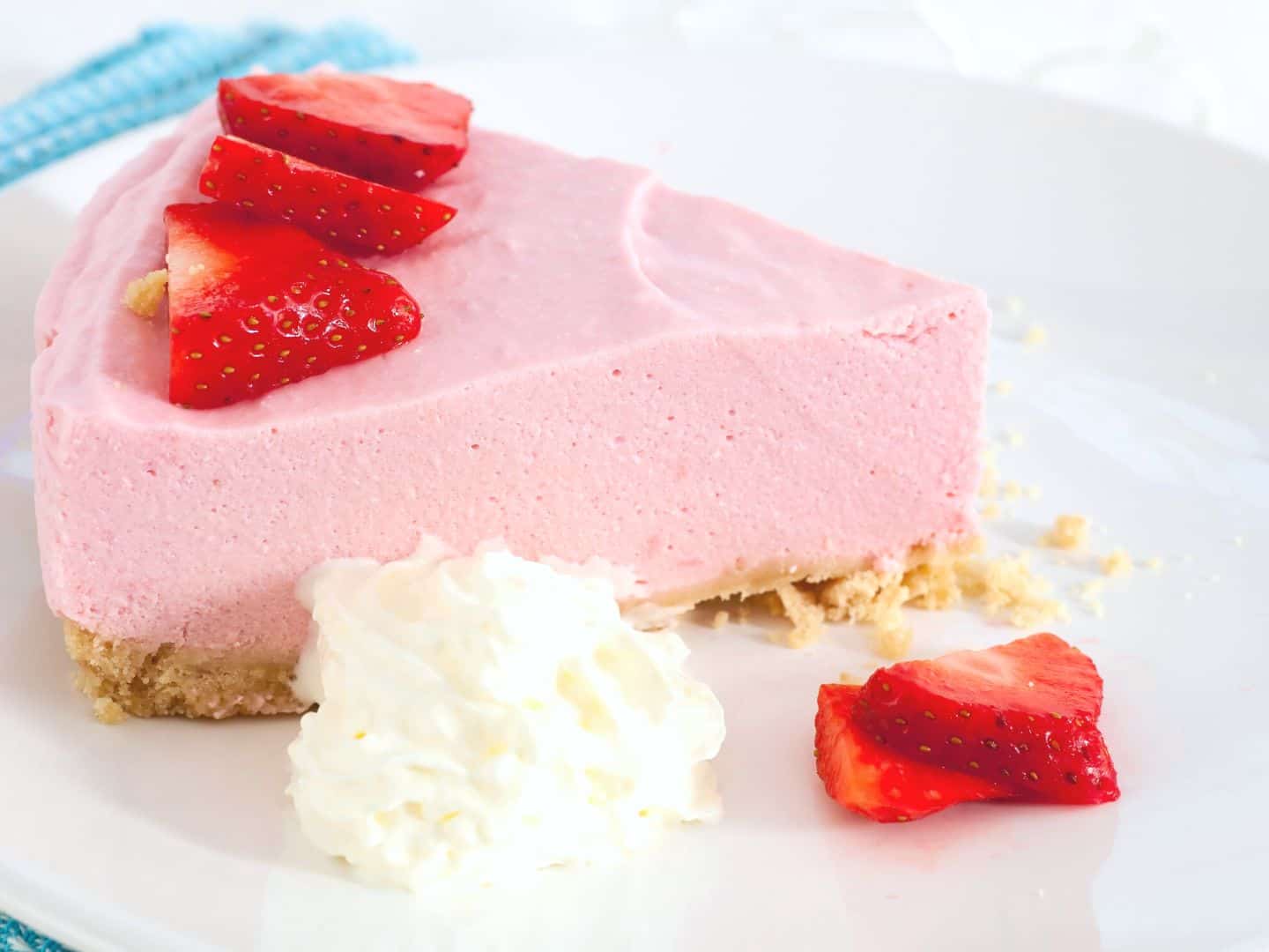 Strawberry Mousse Cheesecake Recipe ⋆ by Pink