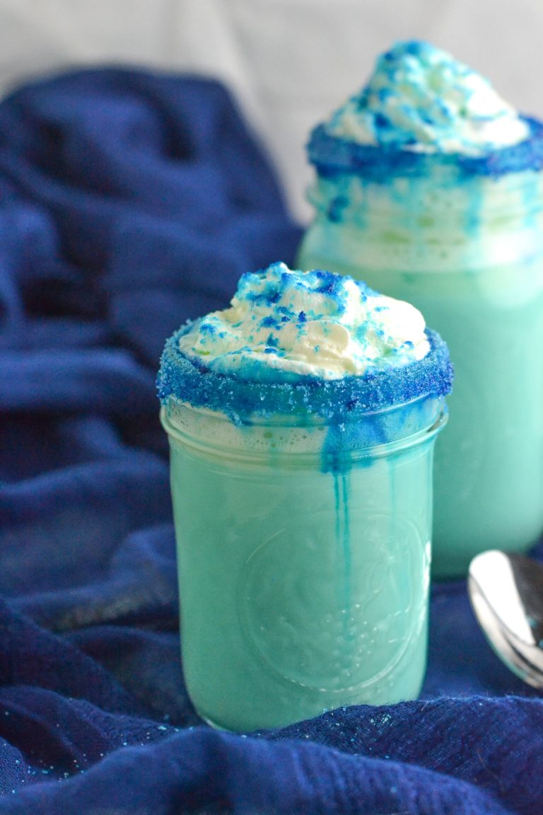 Transform that regular cup of hot chocolate into a Disney Wonderland with this Disney’s Frozen White Hot Chocolate Recipe.