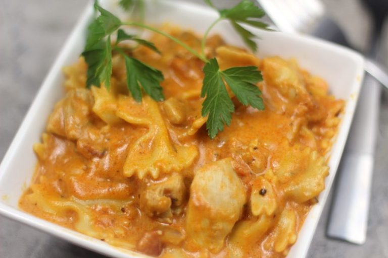 Easy Cheesy Chicken And Pasta