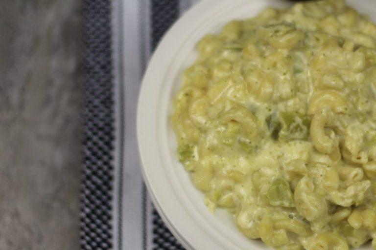 This Instant Pot Triple Cheese Broccoli Mac