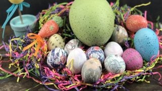 Silk dyed eggs