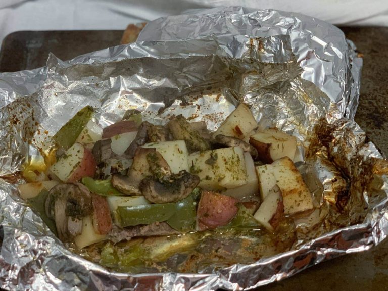 The Air Fryer Steak Hobo Dinner Recipe is an all-in-one recipe that is filled with juicy and flavorful steak, potatoes, peppers, mushrooms, and a handful of seasonings. #recipes #power #fryer #xl #air #fryer #oven #hobo #dinner #foil #packet