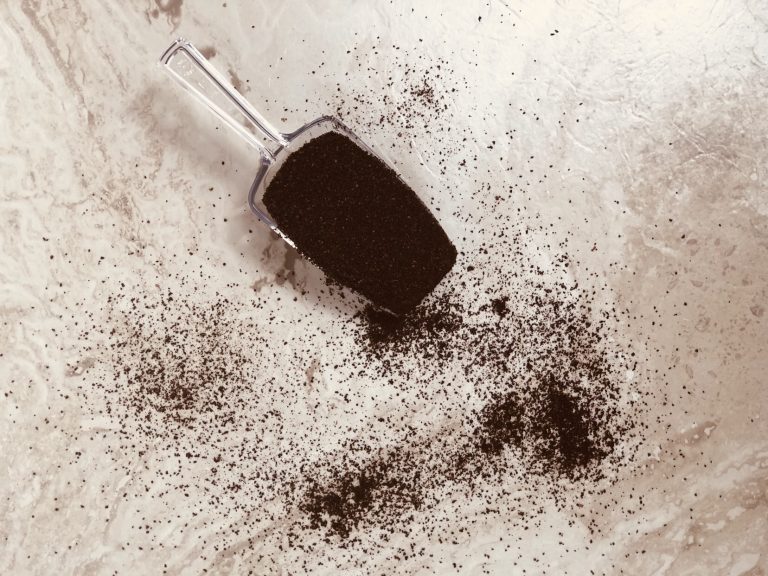 Alternative Uses For Coffee Grounds around your home/outdoors that will amaze you. From plants, helping reduce cellulite, creating a clarifying mask, and even using coffee grounds as a fertilizer. #lifehacks #hack #diy #alternitiveuses