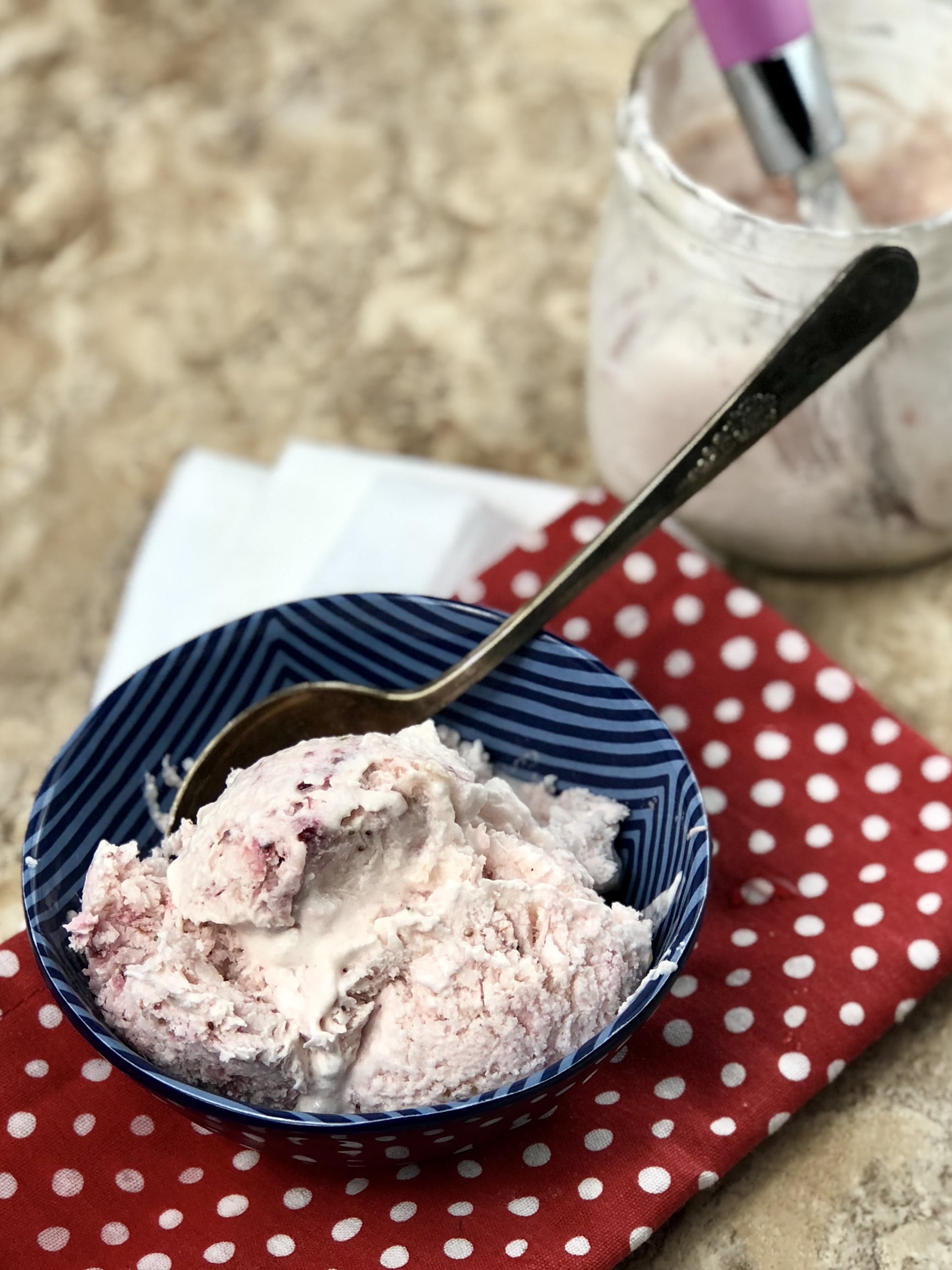 Strawberry Low Carb Ice Cream (No Churn) ⋆ by Pink