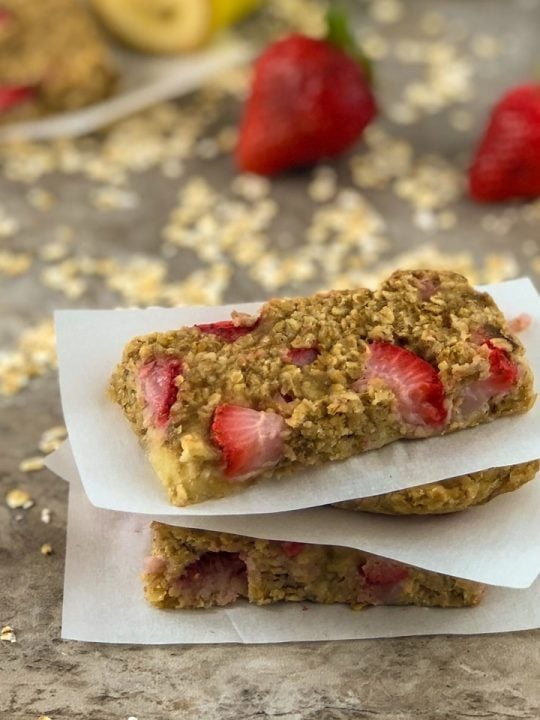 Oatmeal Bars with Strawberry and Banana