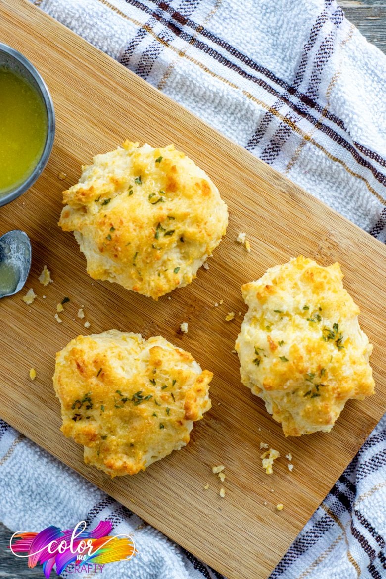 https://by-pink.com/wp-content/uploads/2020/05/cheddar-bay-biscuits-6-780x1170.jpg