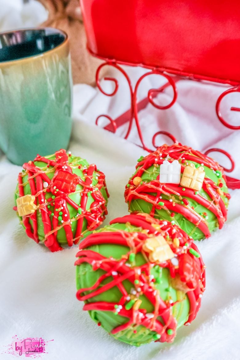 Easy Grinch-Inspired Cocoa Cups